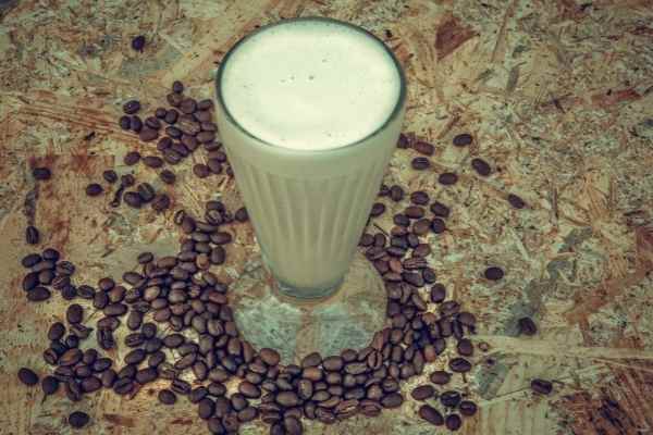 coffee milkshake prepared using Vitamix