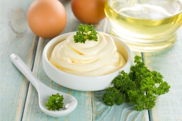use a hand blender for making mayonnaise